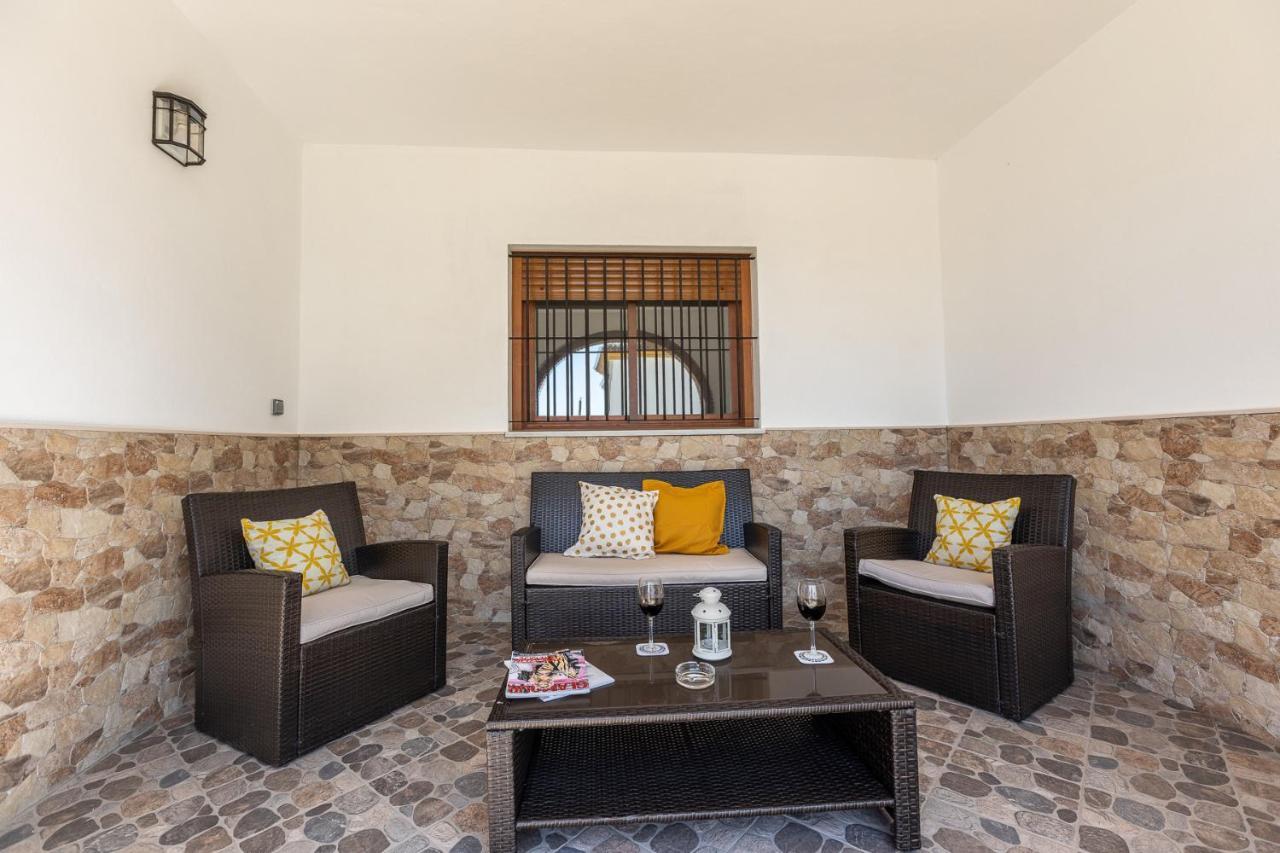 La Casa Luz Alltarifa Holiday home *
